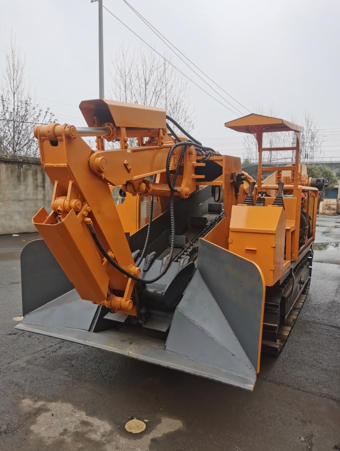 60履帶刮板扒渣機(jī) 60履帶刮板扒渣機(jī)