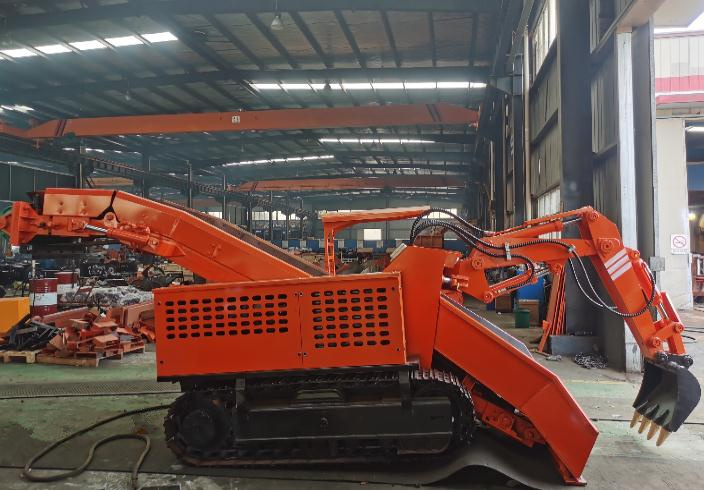 跟著帥龍重工一起看看履帶扒渣機的8點維護保養事項！