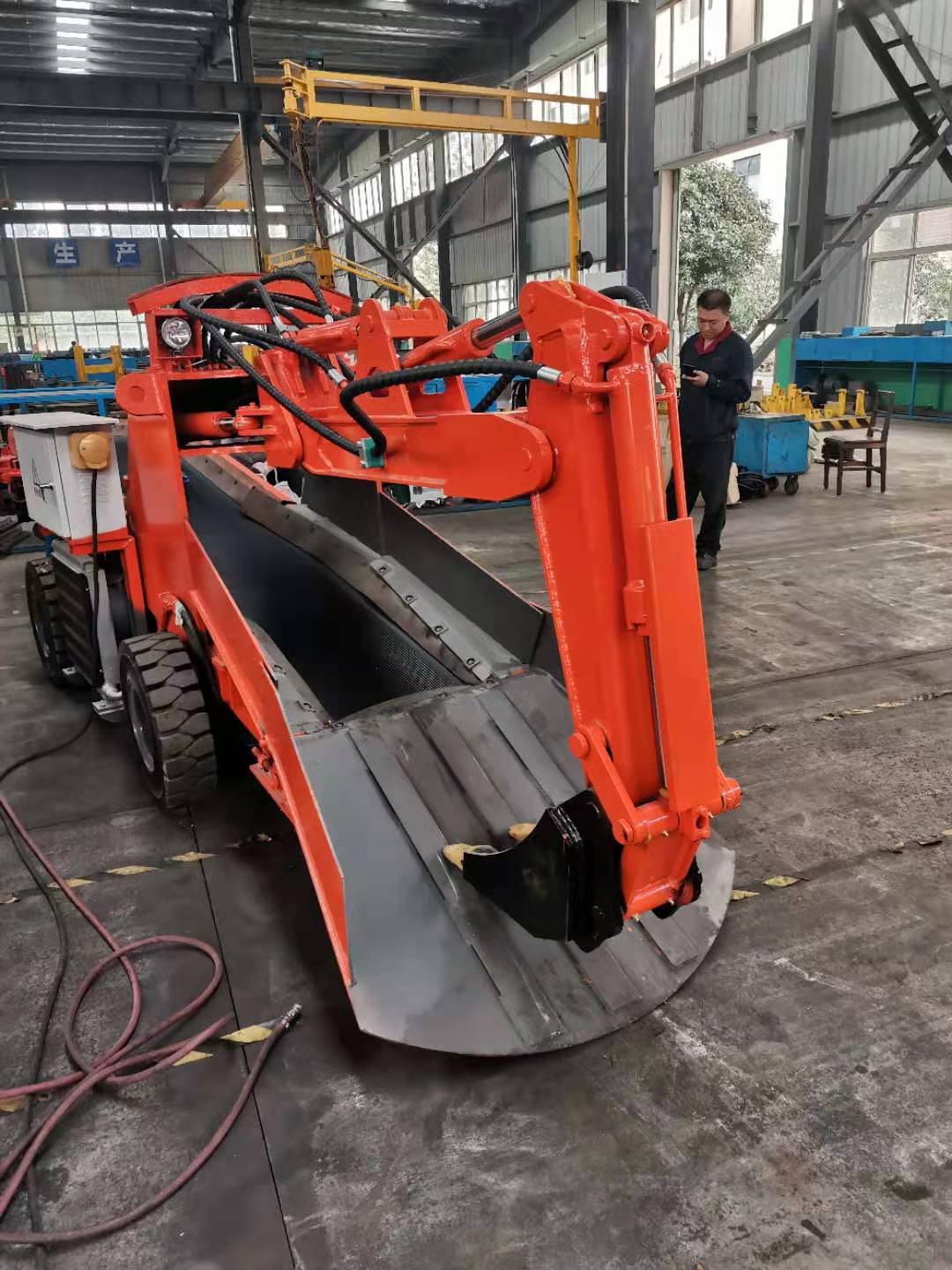 礦用扒渣機速度變慢？